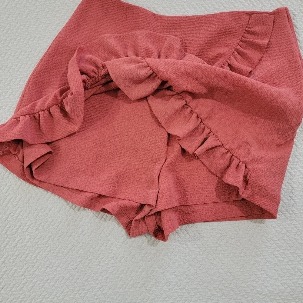Milk & Honey Women's Rust Orange Ruffled Shorts Size Small